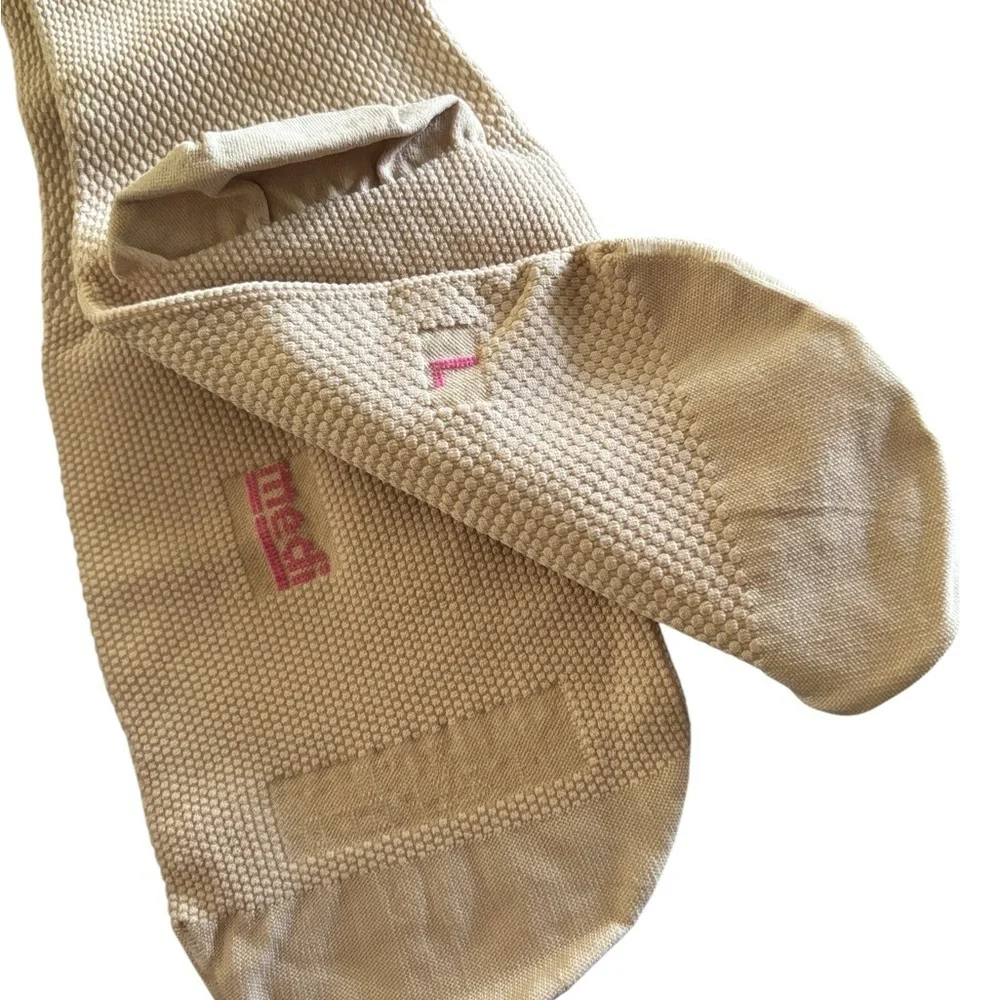 Mediven Men’s Compression Socks Sz 15-20 VI Standard Tan Closed Toe Reduce Pain